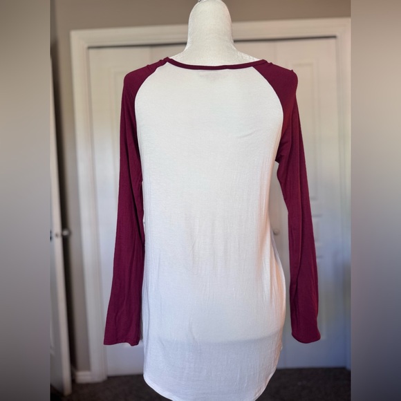 Women’s Raglan Graphic Long Sleeve Tee size Small - Picture 3 of 7